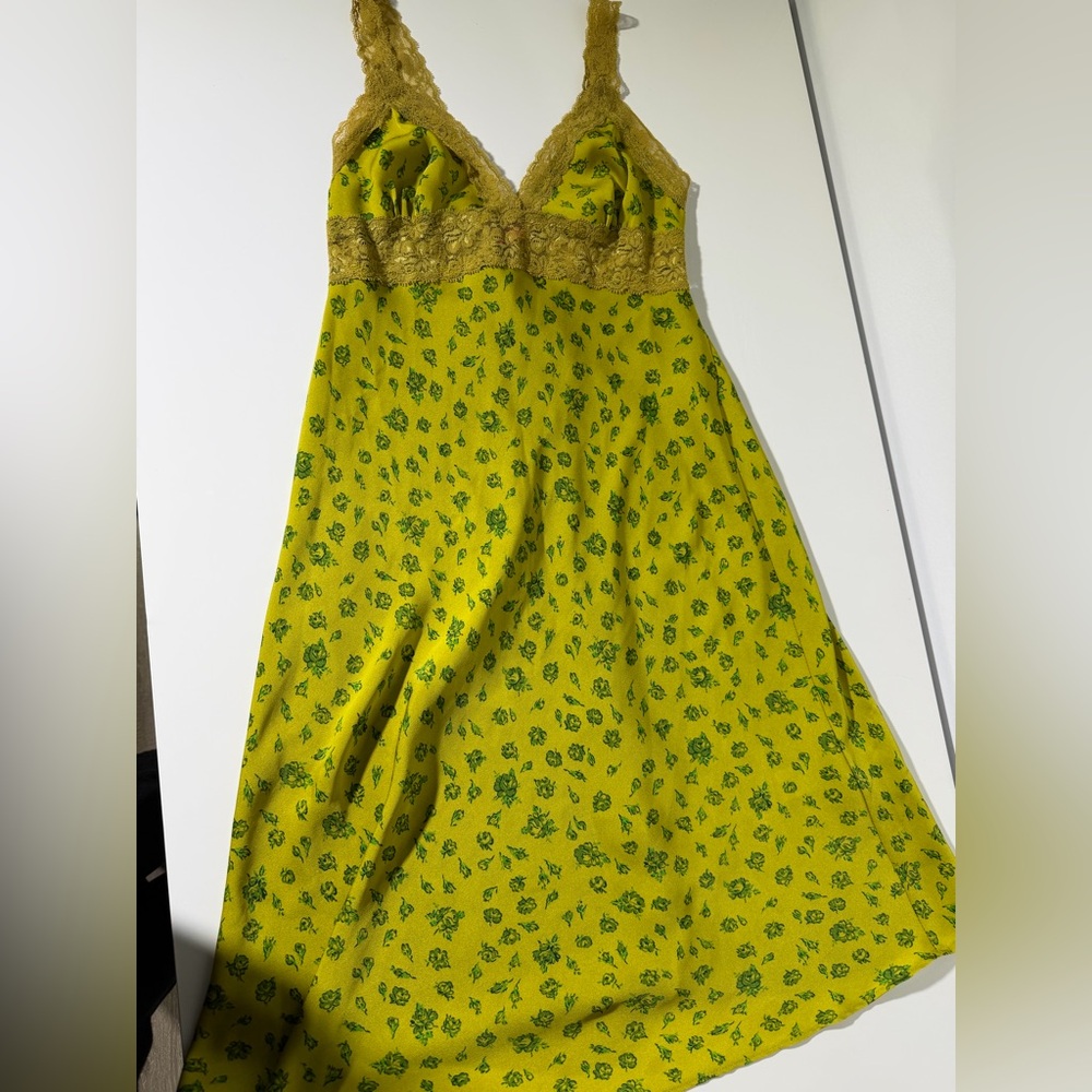 Betsey Johnson x Urban Outfitters Y2K Yellow Floral Lace Slip Dress XS - Picture 4 of 5